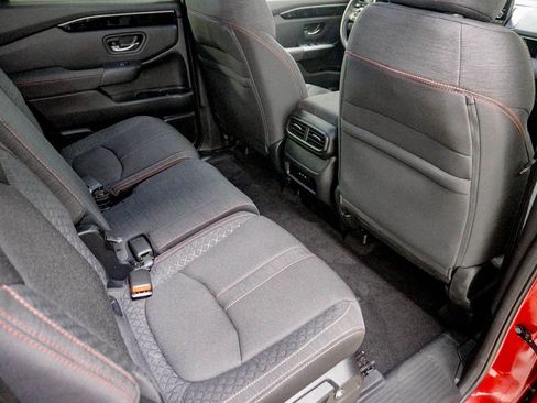 Certified 2025 Honda Pilot Sport image 33