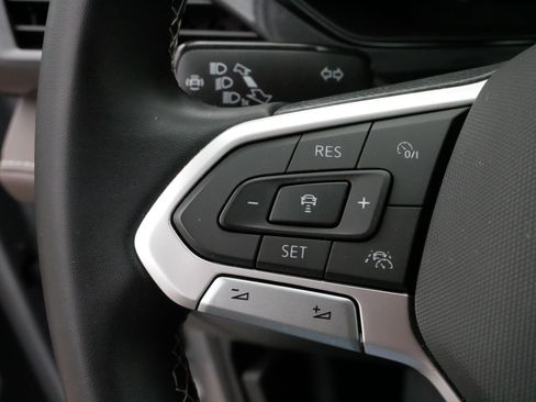 Used 2023 Volkswagen Taos SEL image 26