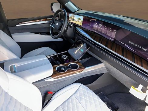 Certified 2025 Cadillac Escalade Sport Platinum w/ LPO, ONYX Package image 31