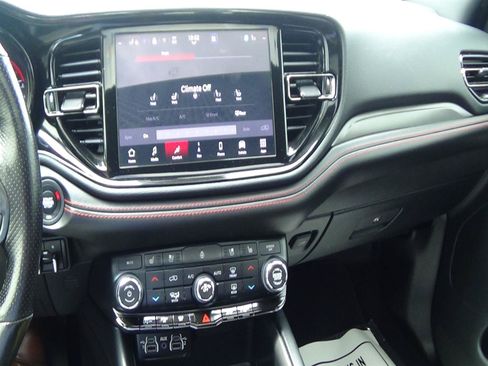 Certified 2024 Dodge Durango GT AWD/4WD image 25
