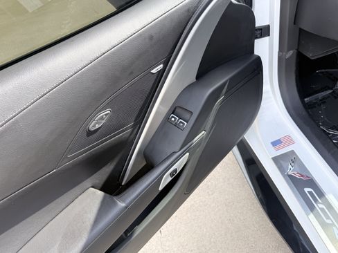 Used 2017 Chevrolet Corvette Stingray Coupe w/ Carbon Flash Badge Package image 23