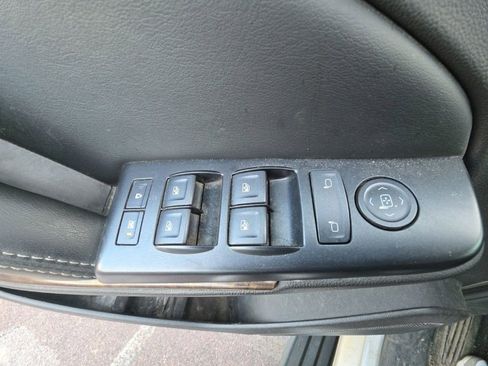 Used 2015 Chevrolet Tahoe LS image 19