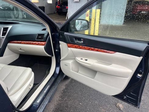 Used 2012 Subaru Outback 2.5i Limited w/ Moonroof Pkg image 15