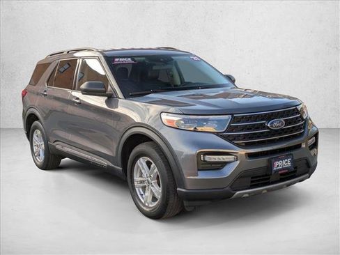 Used 2021 Ford Explorer XLT w/ Equipment Group 202A image 3