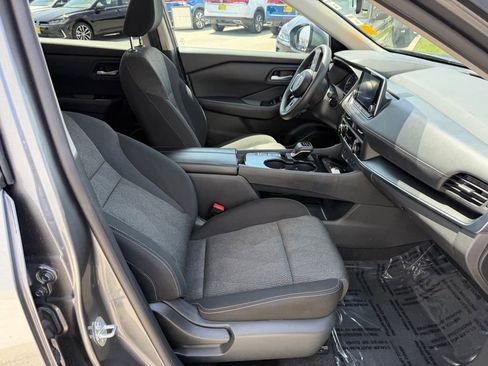 Used 2024 Nissan Rogue SV FWD image 19
