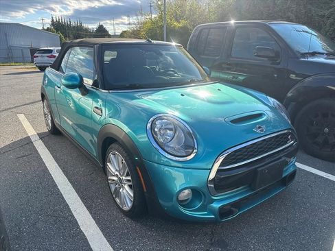 Used 2017 MINI Cooper S image 5