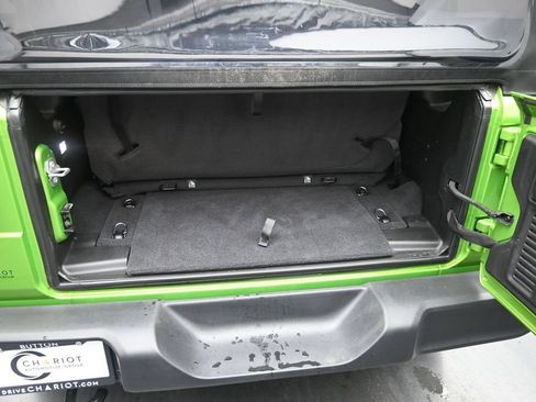 Used 2025 Jeep Wrangler Sport AWD/4WD image 31