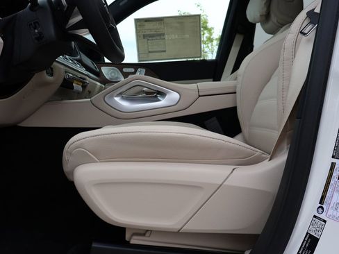 New 2026 Mercedes-Benz GLS 450 4MATIC image 40