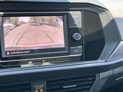Used 2024 Volkswagen Jetta SE FWD image 22