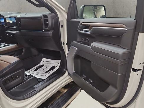Used 2026 Chevrolet Silverado 1500 High Country image 17