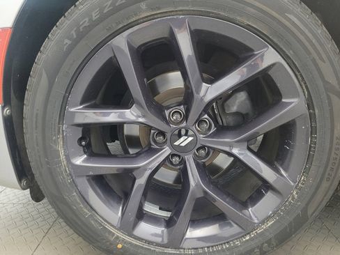 Used 2017 Dodge Charger SE RWD image 31