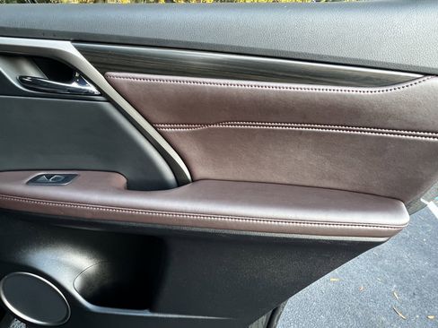 Used 2017 Lexus RX 450h AWD image 39