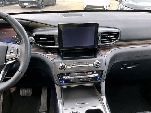 Used 2020 Ford Explorer Limited image 7