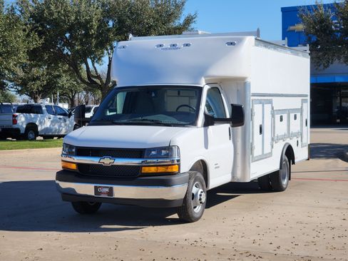 New 2025 Chevrolet Express 4500 w/ Power Convenience Package image 9