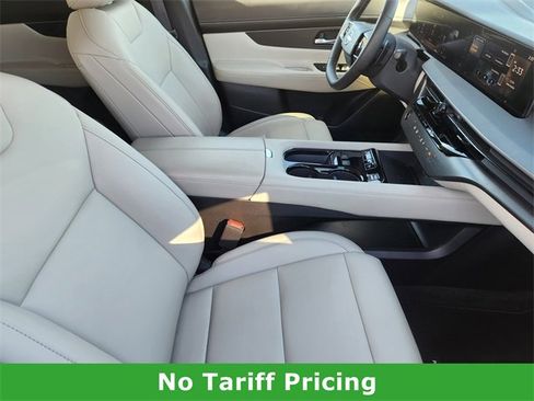 Certified 2025 Nissan Murano SV image 13