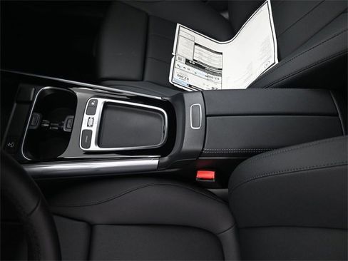 New 2025 Mercedes-Benz GLA 250 4MATIC image 18