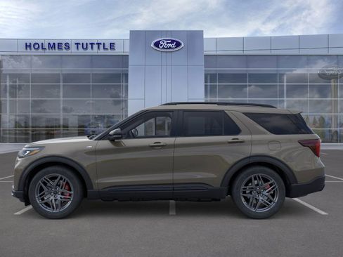 New 2026 Ford Explorer ST-Line w/ ST-Line Street Pack image 3
