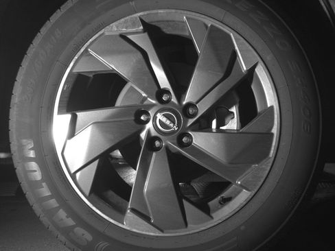 Used 2025 Nissan Rogue SV image 13