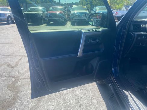 Used 2022 Toyota 4Runner SR5 image 11