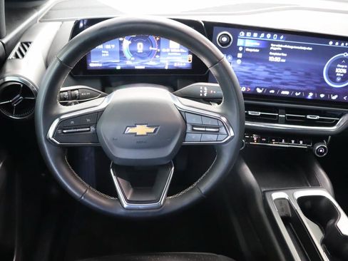 Used 2025 Chevrolet Equinox EV LT w/ Comfort Package FWD image 9