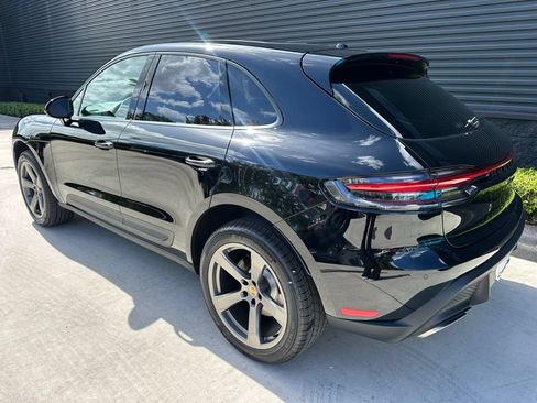 Used 2026 Porsche Macan AWD/4WD image 3