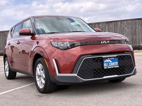 Used 2024 Kia Soul LX w/ Option Group 015 FWD image 10