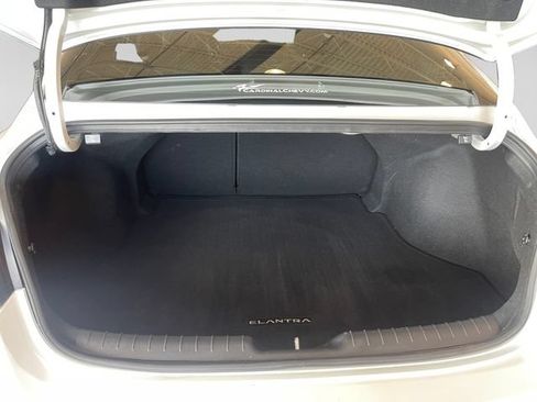 Used 2023 Hyundai Elantra Limited w/ Cargo Package FWD image 9