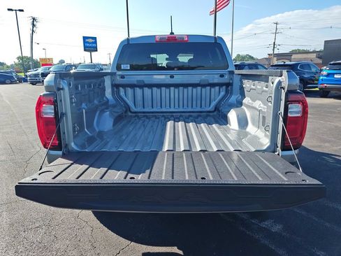 Used 2024 GMC Canyon Elevation RWD image 9
