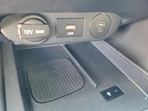 Certified 2025 Hyundai Elantra Sport image 29