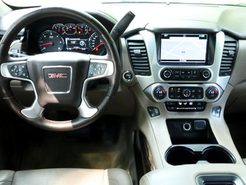 Used 2017 GMC Yukon SLT image 16