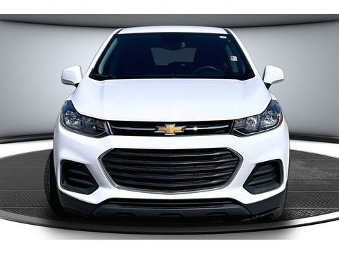 Used 2020 Chevrolet Trax LS w/ Tint and Cruise Package FWD image 4