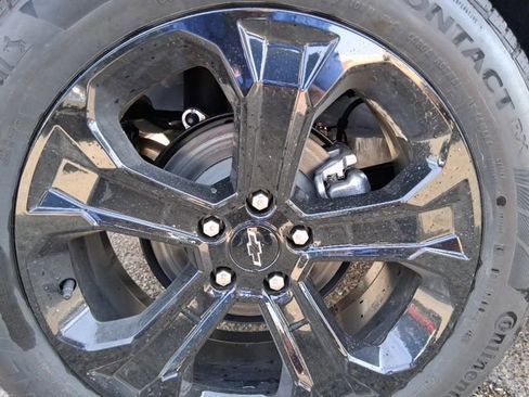 New 2026 Chevrolet Equinox LT w/ Midnight Edition FWD image 18