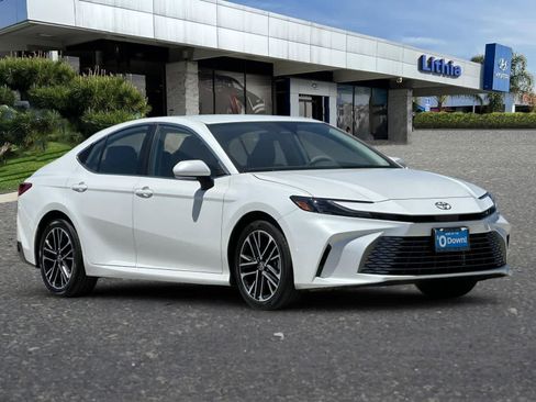 Used 2026 Toyota Camry XLE FWD image 10