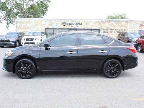 Used 2019 Nissan Sentra SV w/ Special Edition Package FWD image 4
