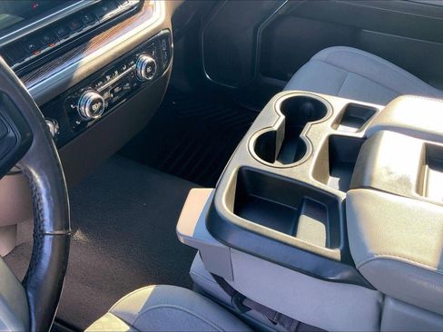 Used 2022 GMC Sierra 1500 SLE image 17