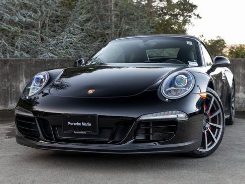 Certified 2014 Porsche 911 Carrera 4S image 18