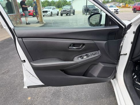 Used 2024 Nissan Sentra S FWD image 11
