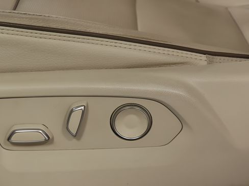 Used 2023 GMC Yukon XL Denali AWD/4WD image 20
