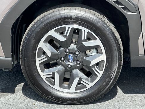Used 2025 Subaru Forester Premium AWD/4WD image 34