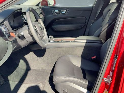 Certified 2023 Volvo XC60 B5 Plus w/ Protection Package Premier image 5