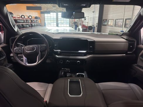 Used 2022 GMC Sierra 1500 SLT w/ SLT Convenience Package image 15