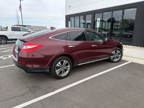 Used 2014 Honda Crosstour EX image 16