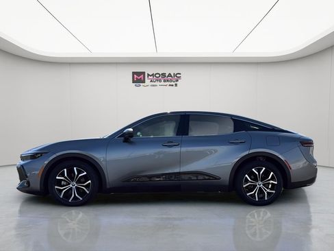 Used 2024 Toyota Crown image 4