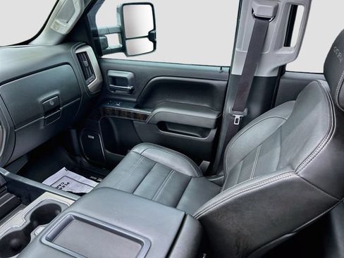 Used 2015 GMC Sierra 2500 Denali w/ Duramax Plus Package AWD/4WD image 5