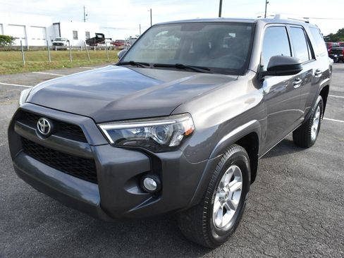 Used 2018 Toyota 4Runner SR5 RWD image 2