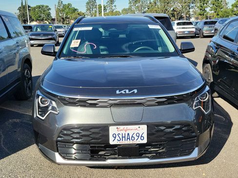 Used 2025 Kia Niro Wind image 2