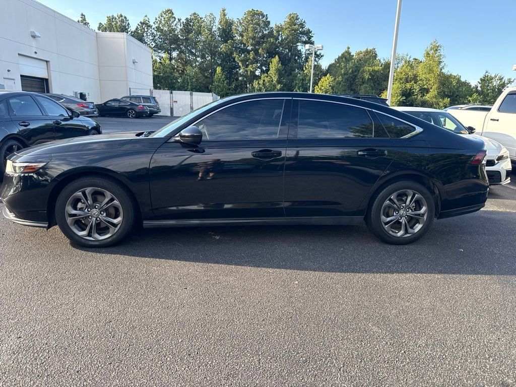 Used 2023 Honda Accord EX image 6