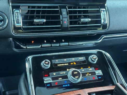 Used 2023 Lincoln Navigator L Reserve AWD/4WD image 21