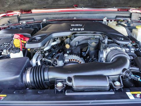 Used 2021 Jeep Gladiator Sport image 27