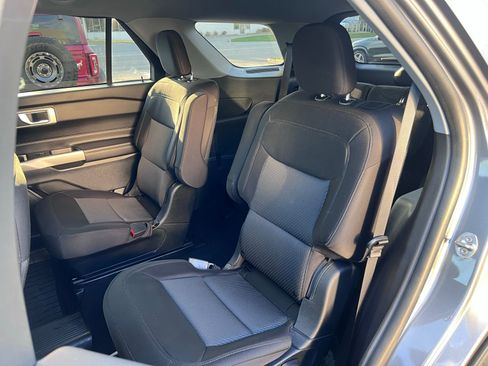 Used 2022 Ford Explorer XLT image 35
